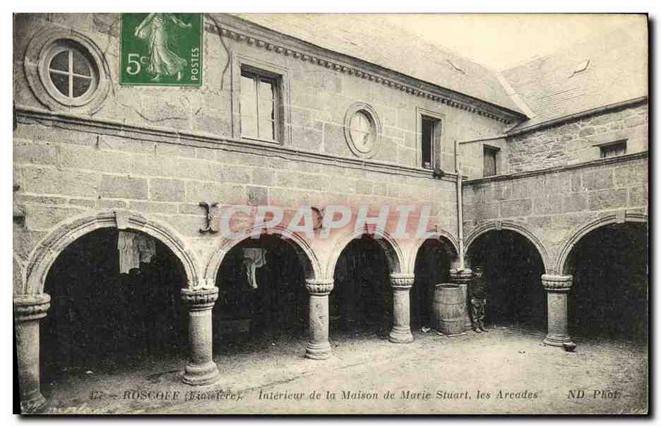 CPA Roscoff Interieur de la Maison de Marie Stuart les Arcades