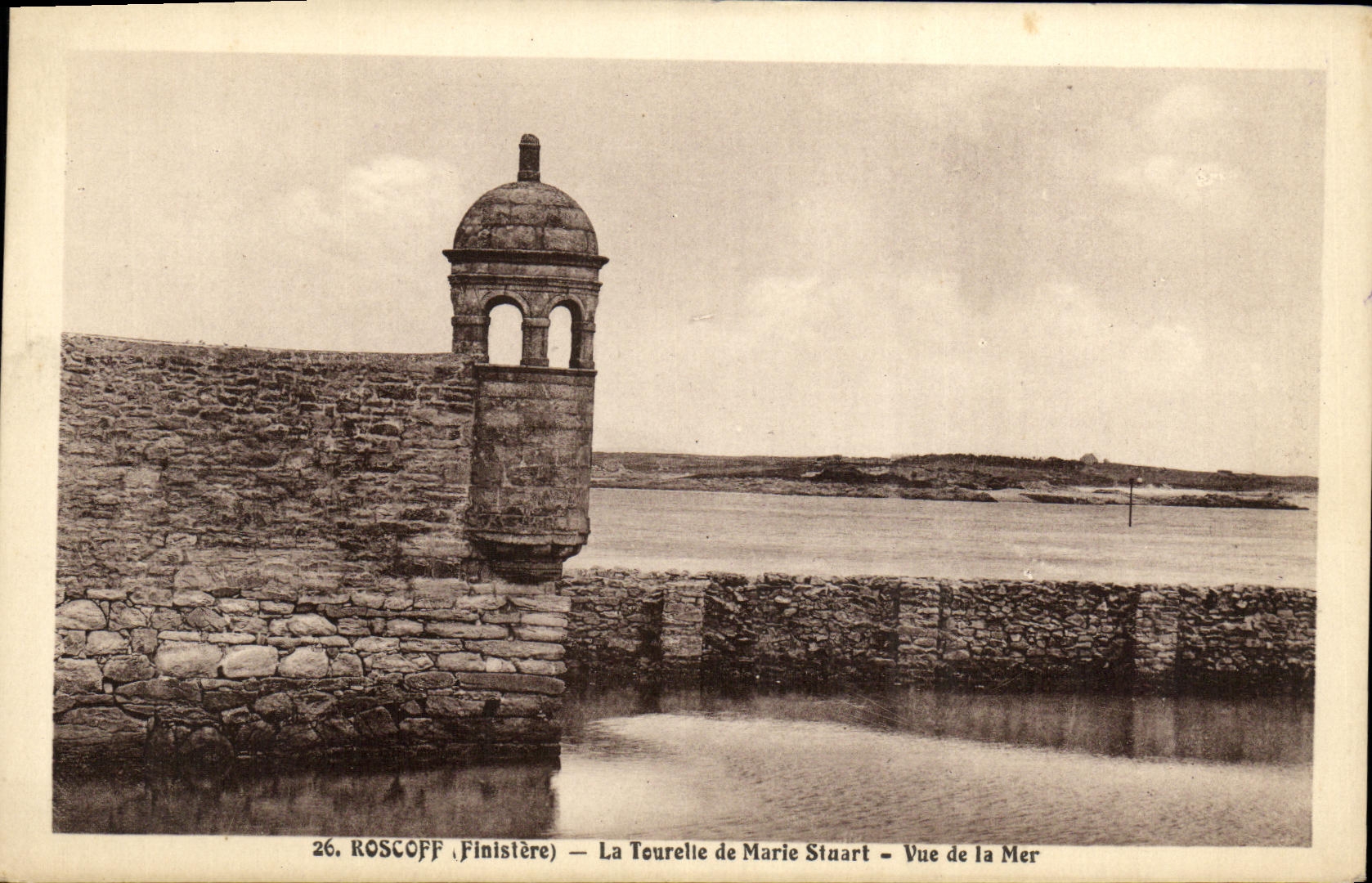 CPA Roscoff La Tourelle de Marie Start Vue de la Mer