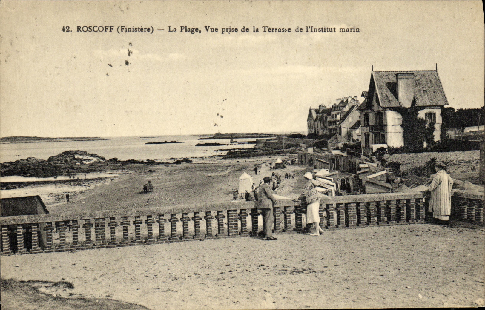 CPA Roscoff La Plage Vue prise de la Terrassue de l lnstitut marin