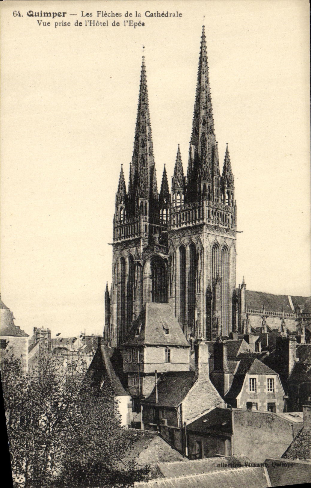 CPA Quimper Les Fleches de la Cathedrale Vue prise de l Hotel de I Epee