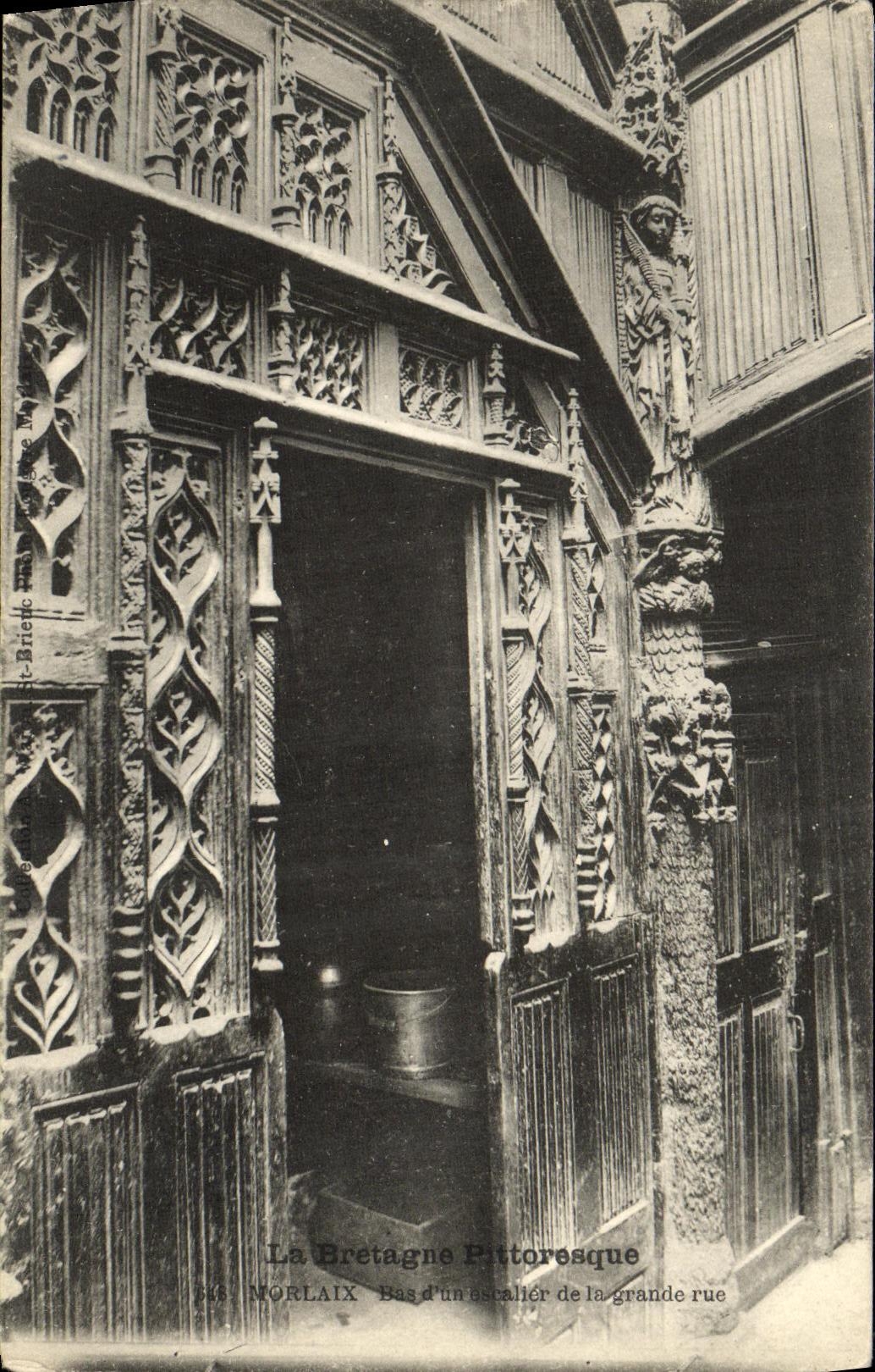 CPA Morlaix Bas d un escalier de la grande rue 