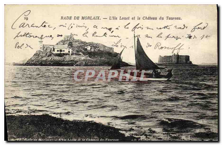 CPA Rade de Morlaix l ile Louet et le chateaud e toureau Bateau