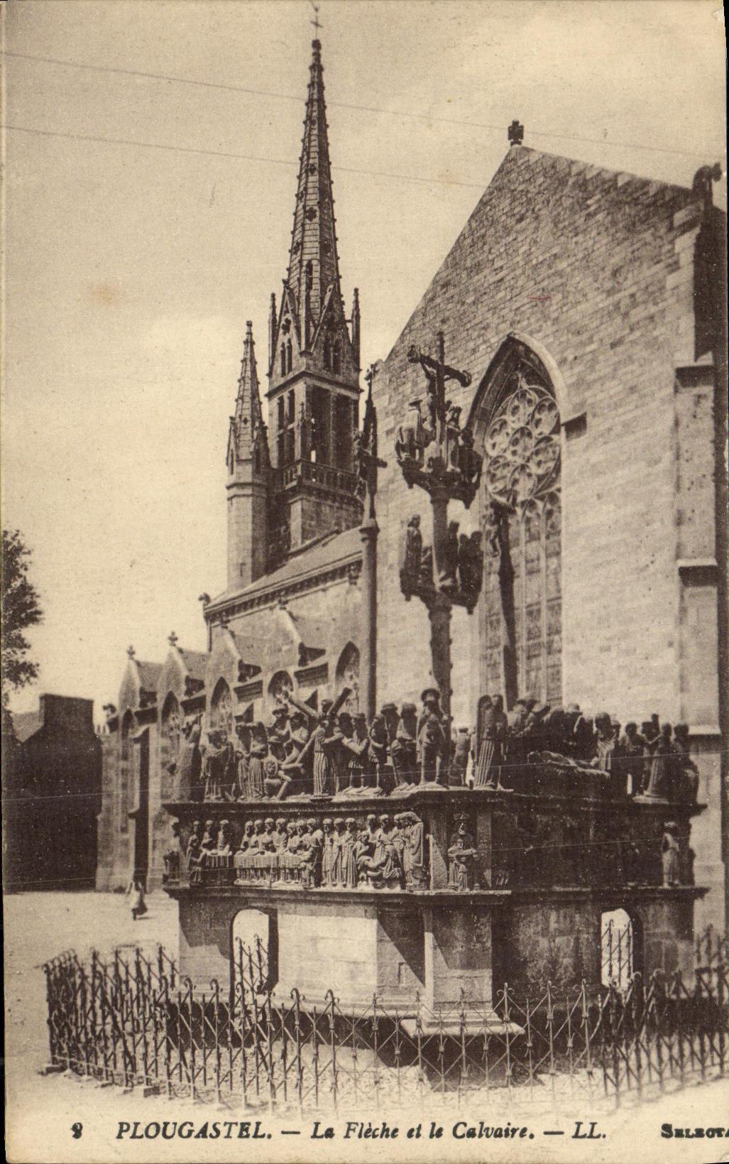 CPA Plougastel Daoulas La Fleche et le Calvaire