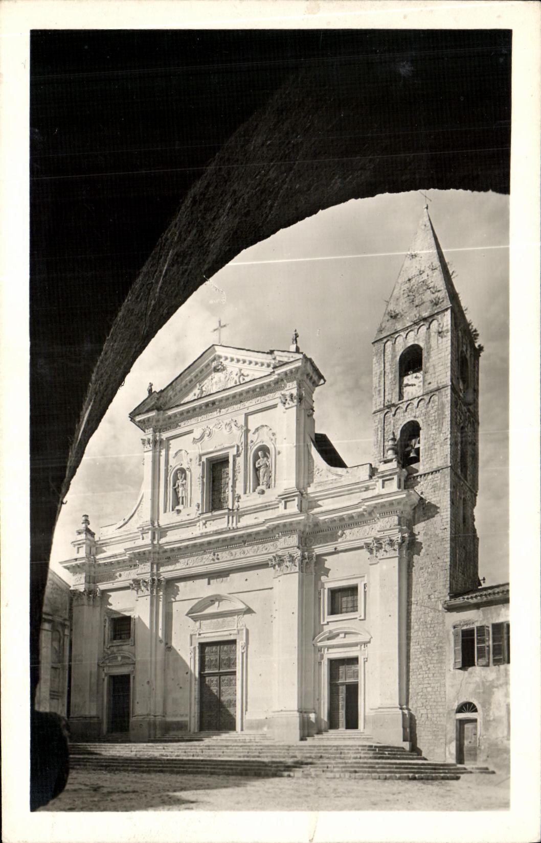 CPA Sospel L Eglise Saint Michel