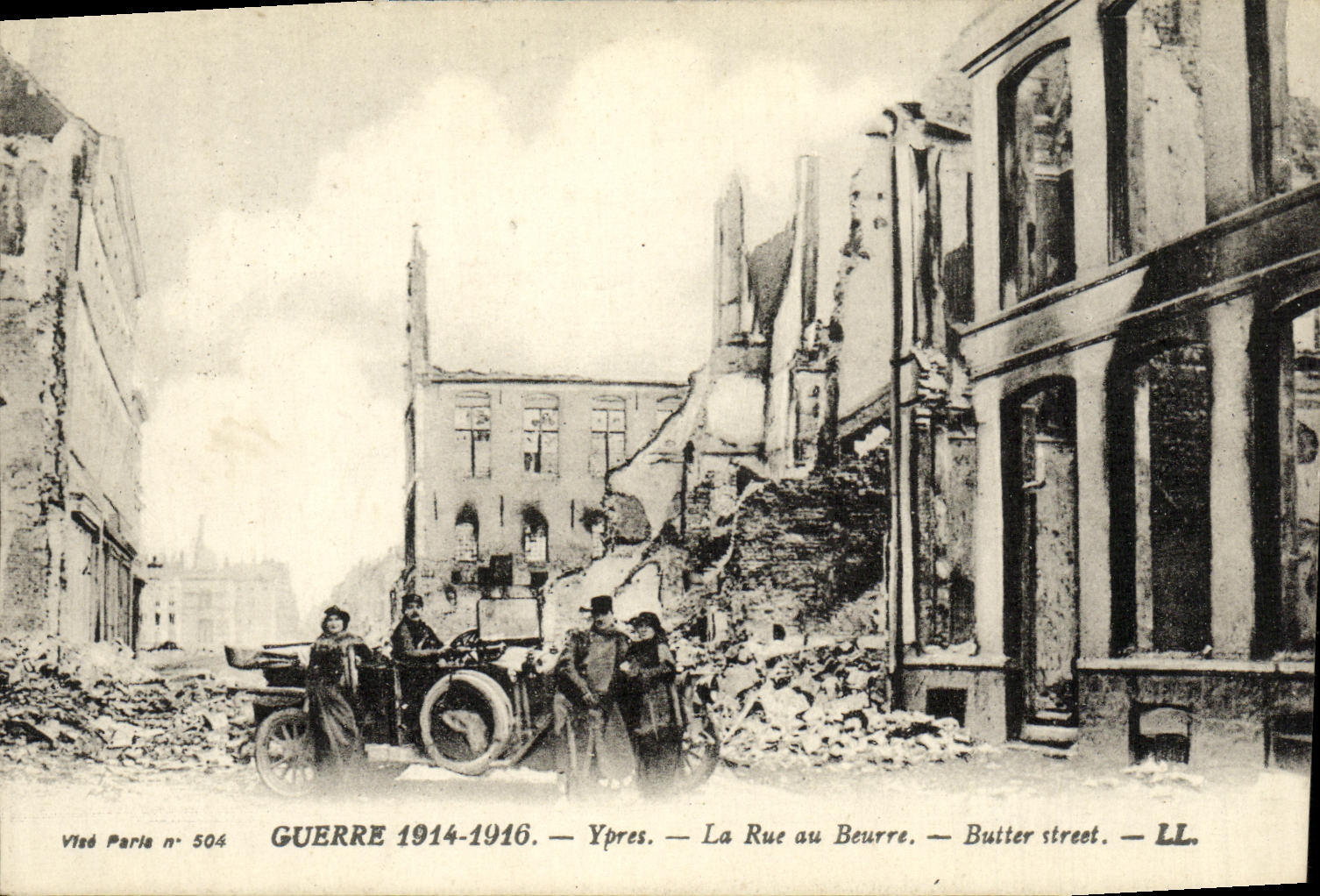 CPA Guerre Ypres Le Rue au Beurre Militaria Automobile