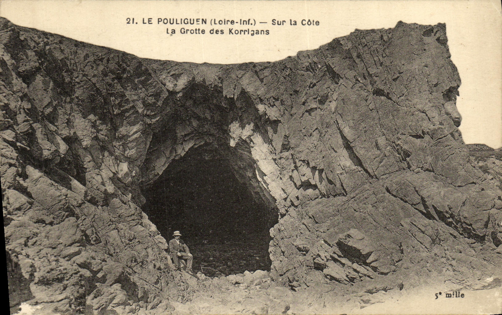 CPA Le Pouliguen Sur la Cote La grotte des korrigans