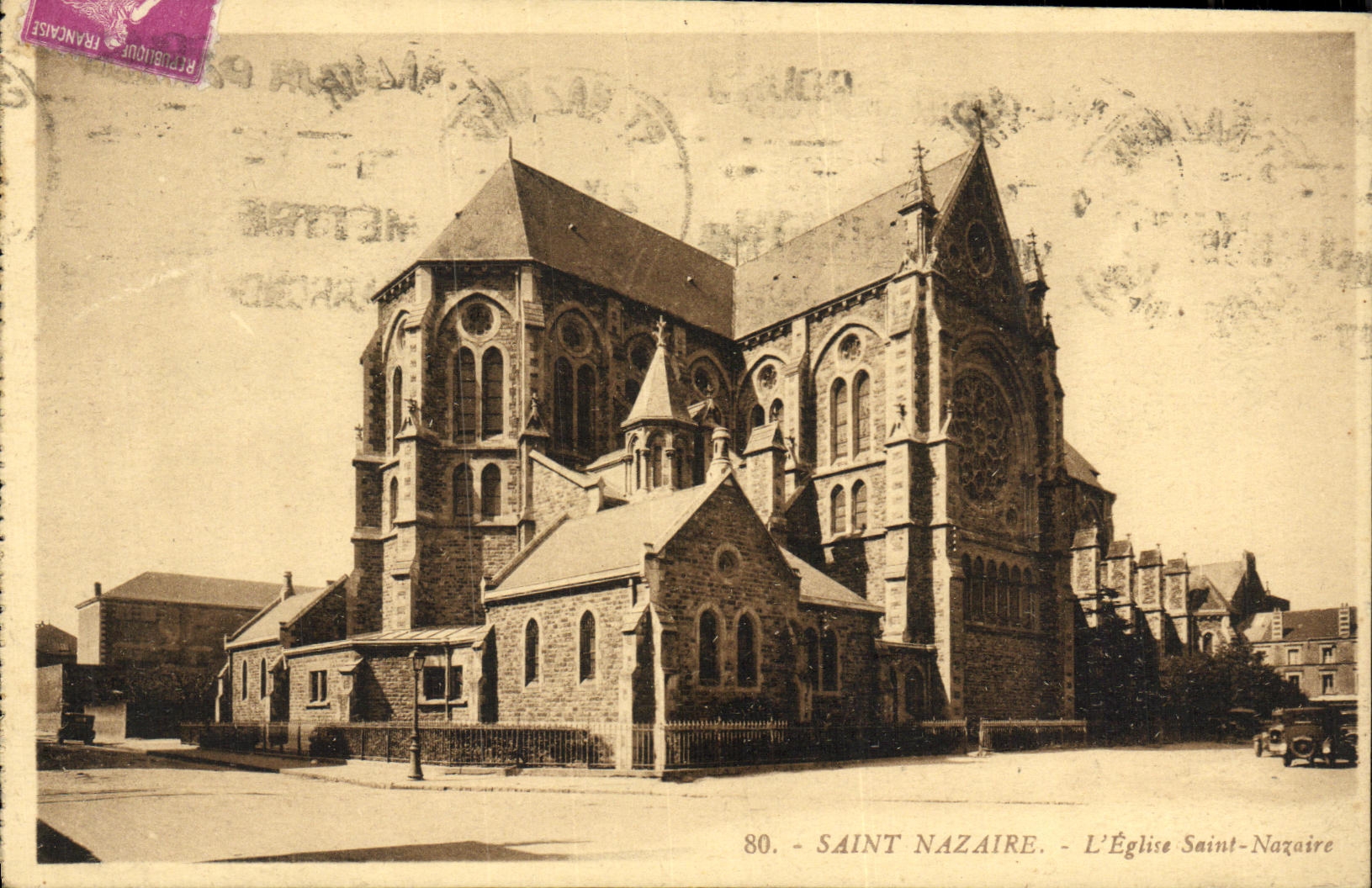 CPA St Nazaire L Eglise Saint Nazaire