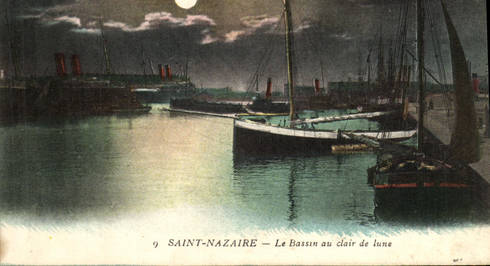 CPA Saint Nazaire Le Bassin au Clair de lune Bateaux