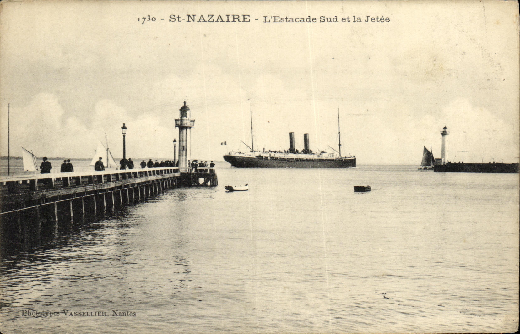 CPA Saint Nazaire L Estacade sud et la jetee Bateau