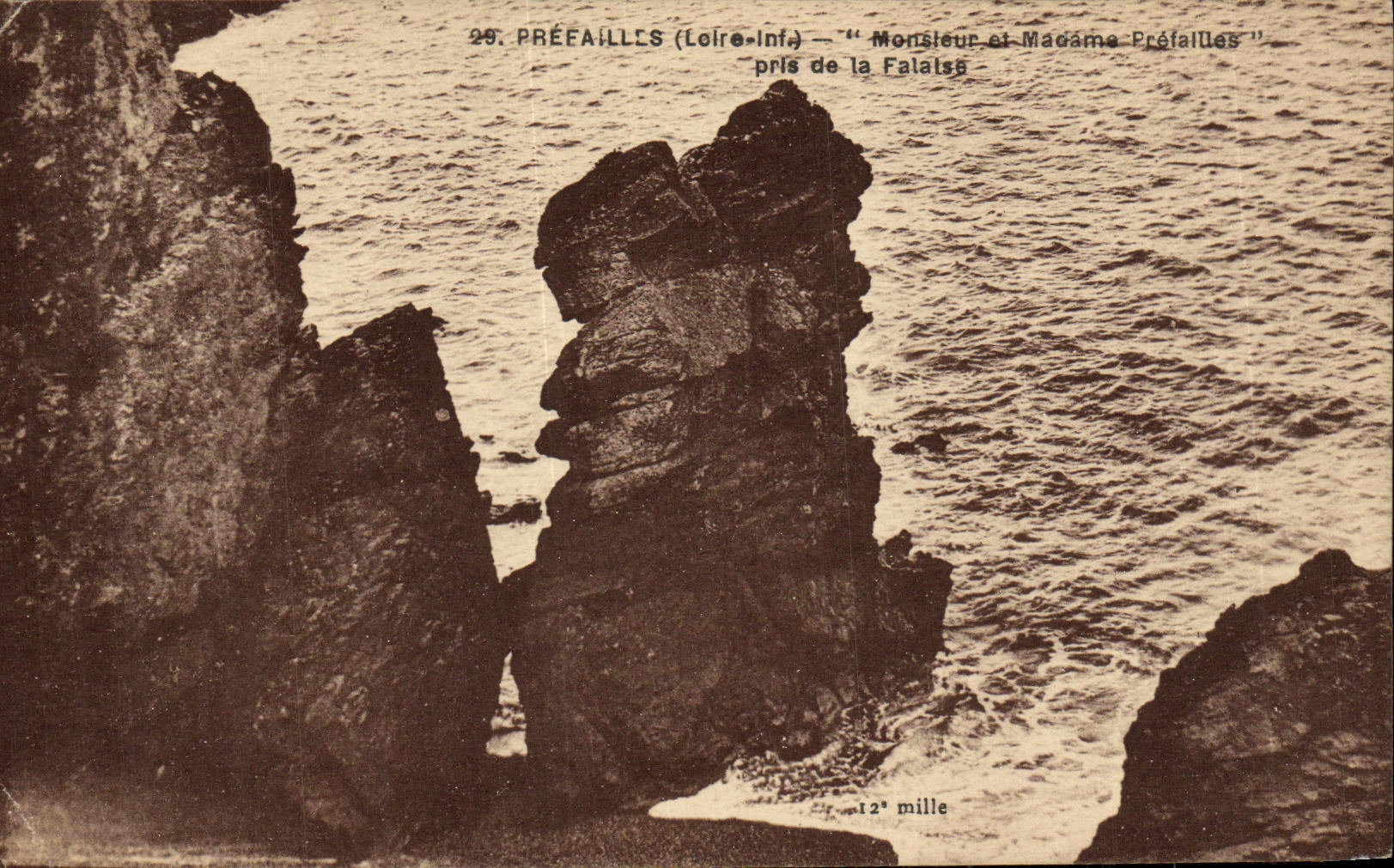 CPA Prefailles Monsleur et madame Prefailles pris de la falaise
