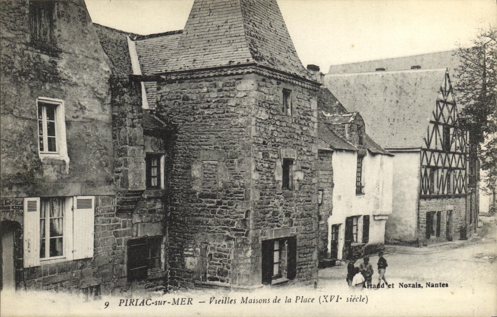 CPA Piriac Sur Mer Vieilles Maisons de la Place