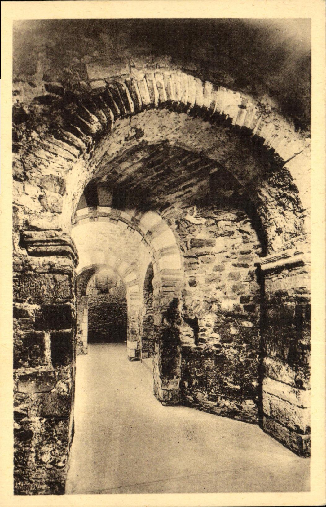CPA St Philbert de Grand Lieu Eglise abbatiale carolingienne Le deambulatoire Partie Est