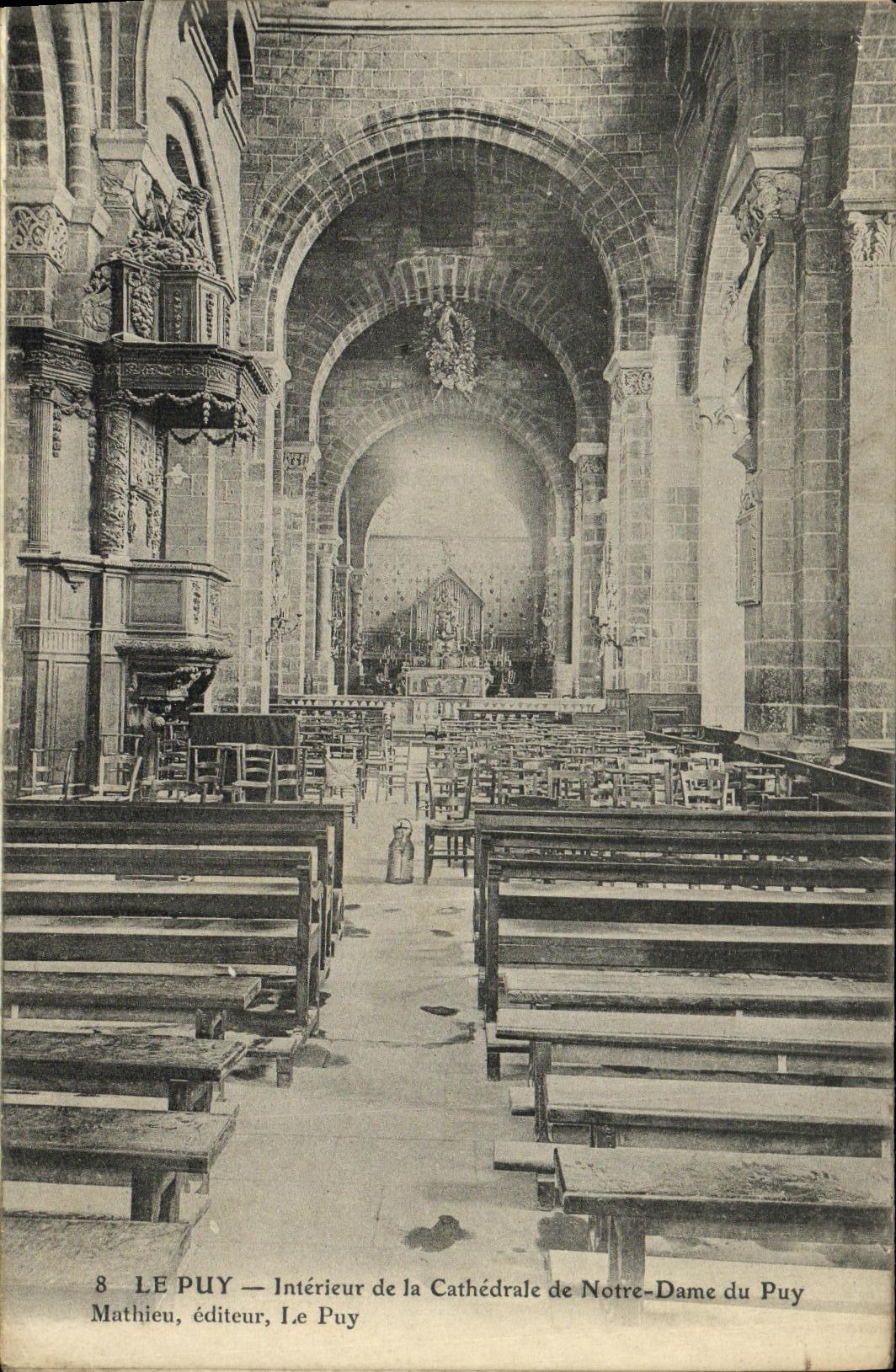 CPA Le Puy Interieur de la Cathedrale de Notre Dame du Puy 