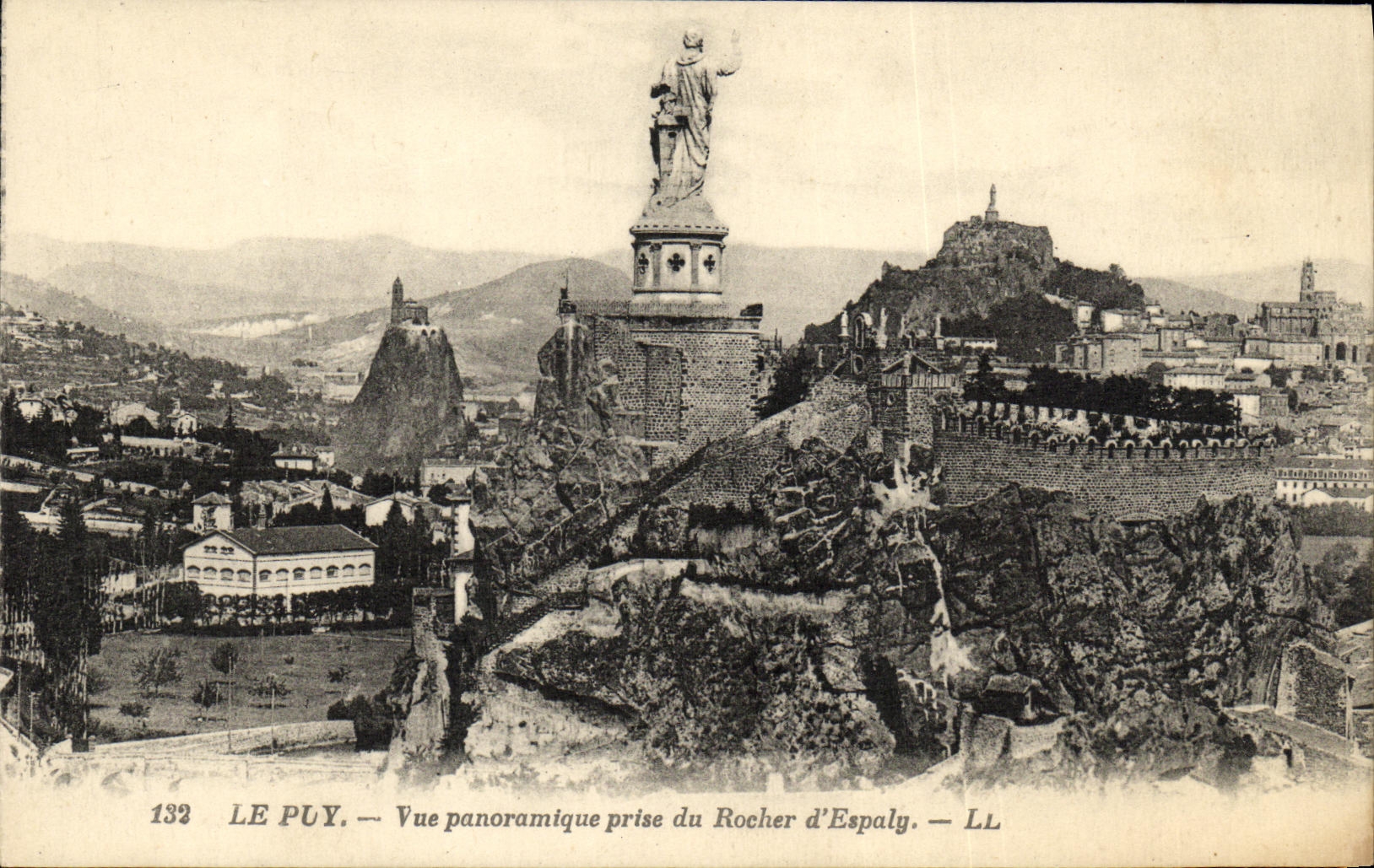 Le Puy — Vue panoramique prise du Rocher d'Espaly — LL