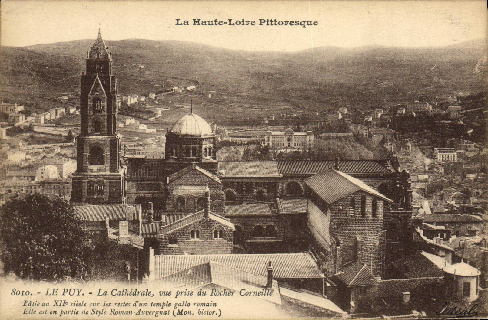 Le Puy - La Cathédrale, vue prise du Rocher Corneille — éditeur 'La Haute-Loire Pittoresque' n°8010