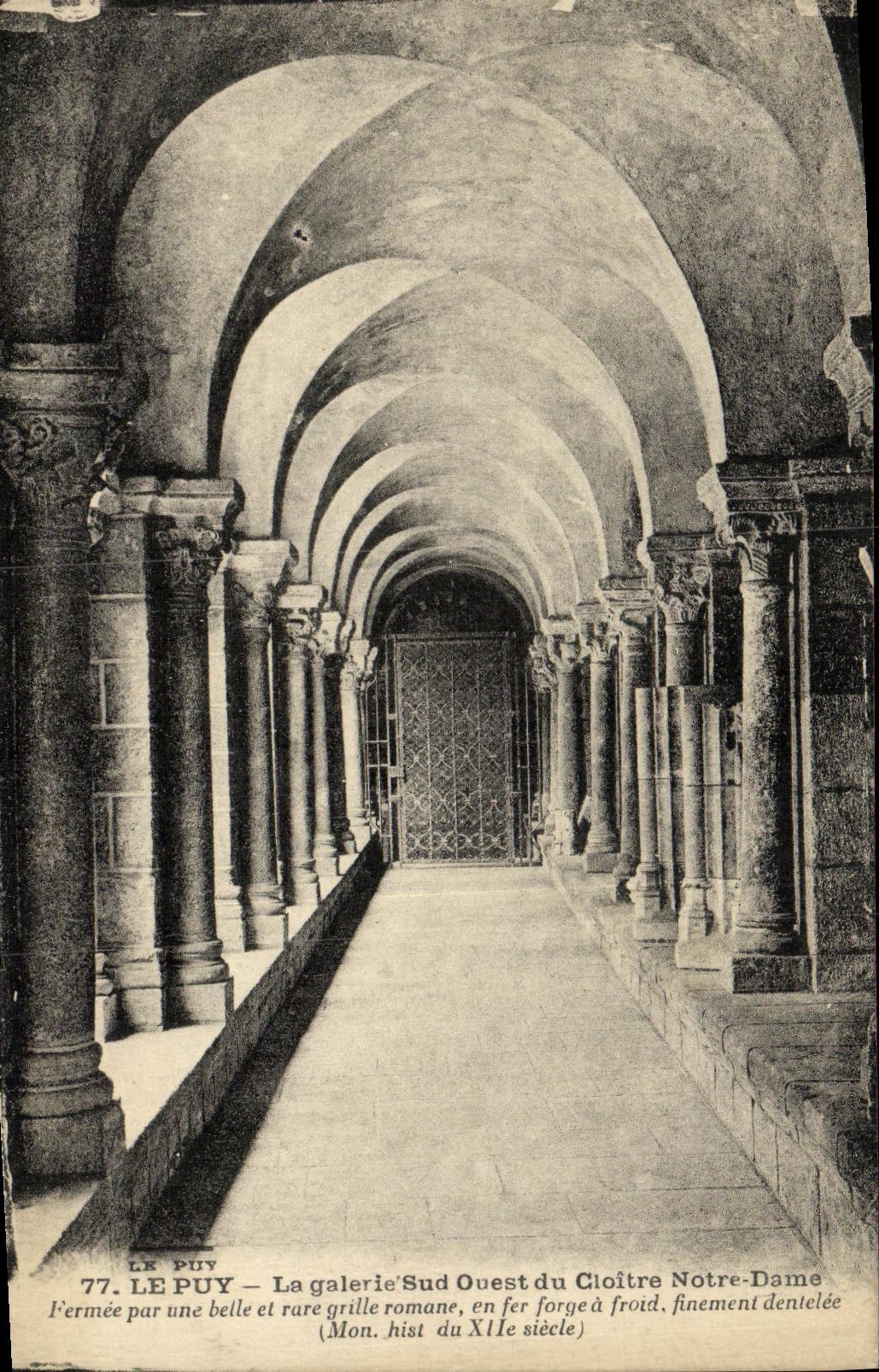 CPA Le Puy La Galerie Sud Ouest du cloittre Notre Dame