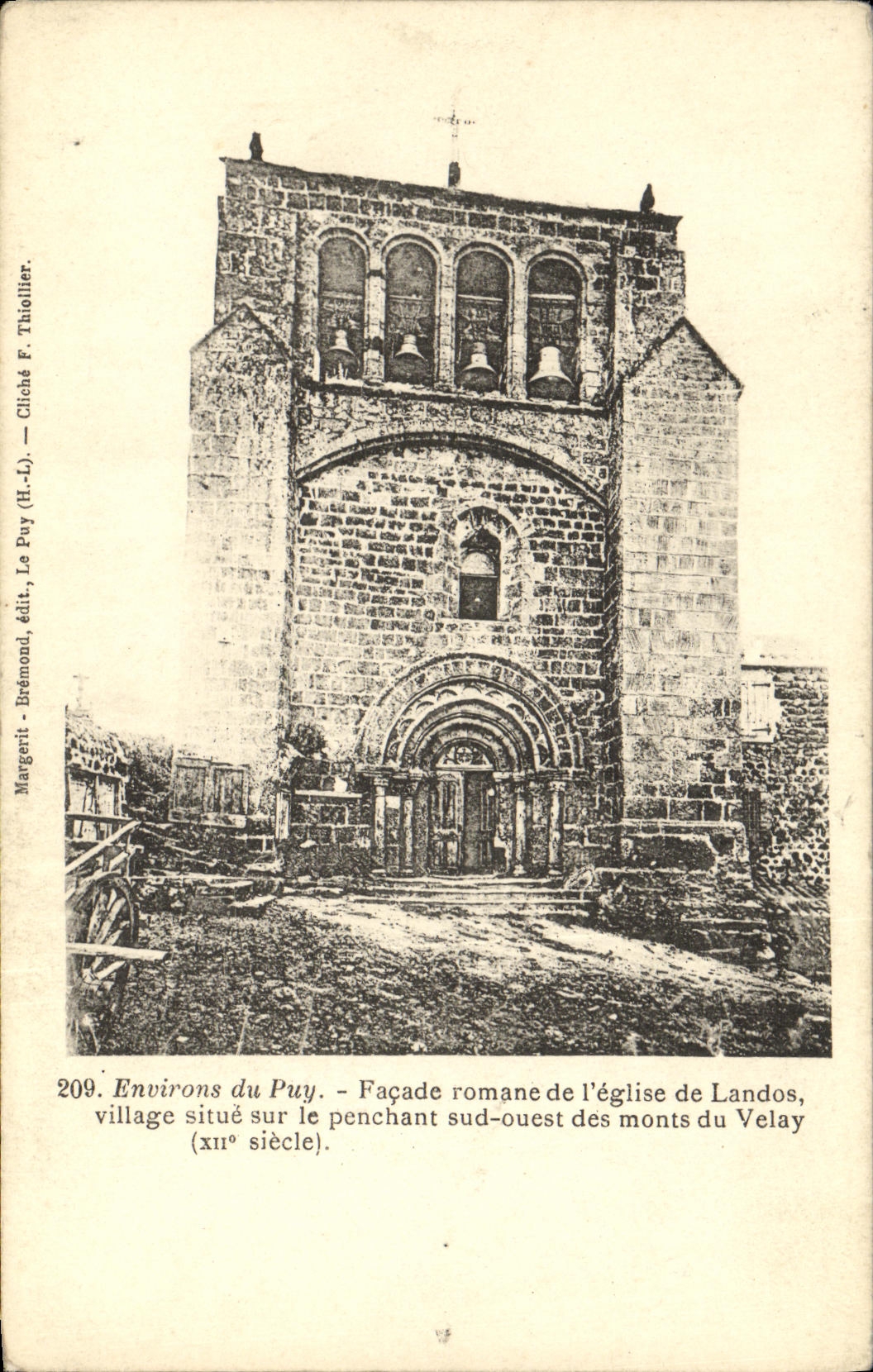 CPA Environs du Puy Facade romane de l eglise de Landos 