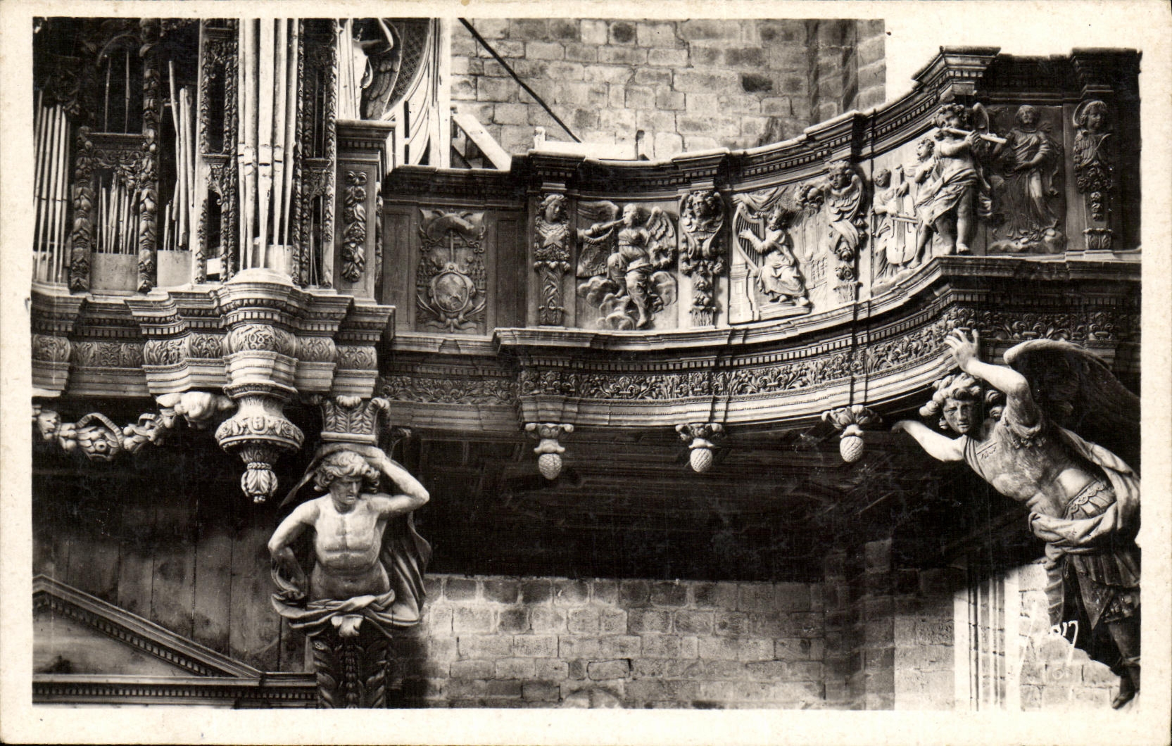 CPA La Chaise Dieu Detail du Buffet d orgues de l eglise abbatiale
