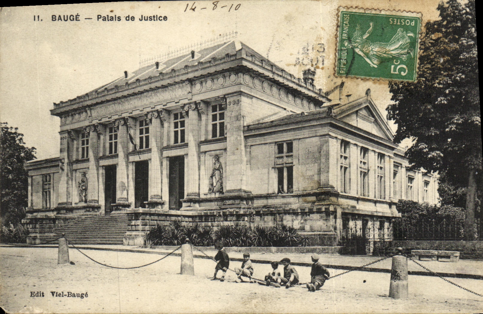 CPA Bauge Palais de Justice Enfants