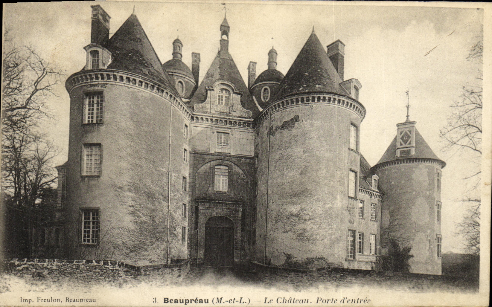 CPA Beaupreau Le Chateau Porte d entree