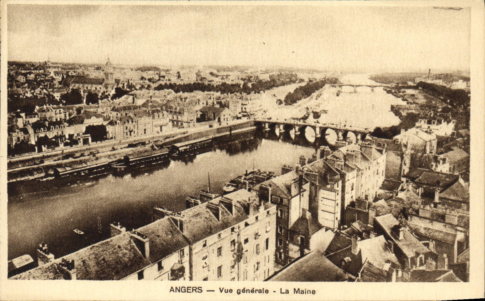 CPA Angers Vue generale La Maine
