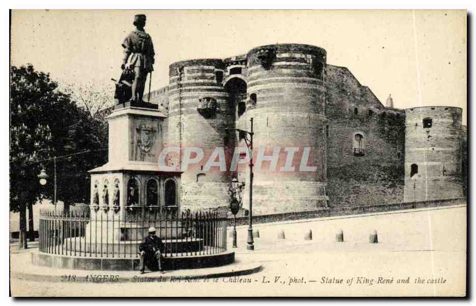 CPA Angers Statue du roi Rene et le chateau