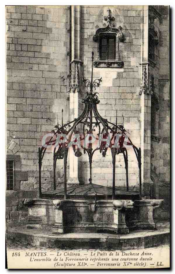 CPA Nantes Le Chateau Le Puits de la Duchesse Anne