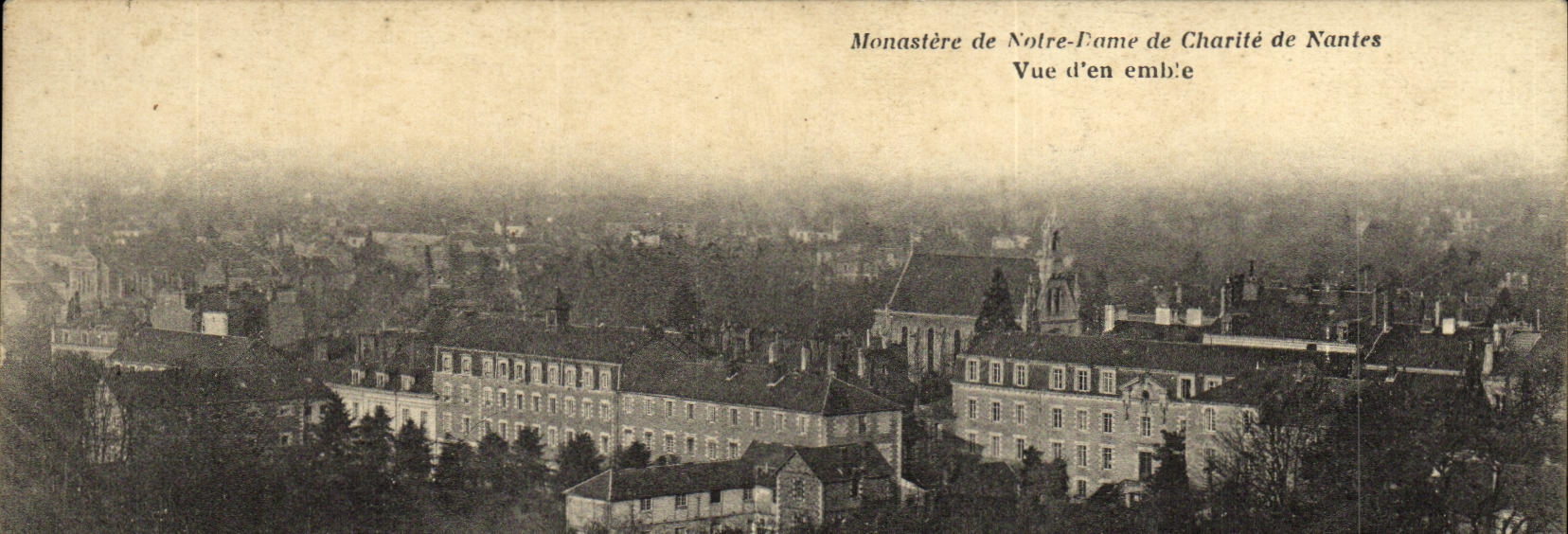CPA Monastere de Notre Fame de Charite de Nantes Vue d ensemble