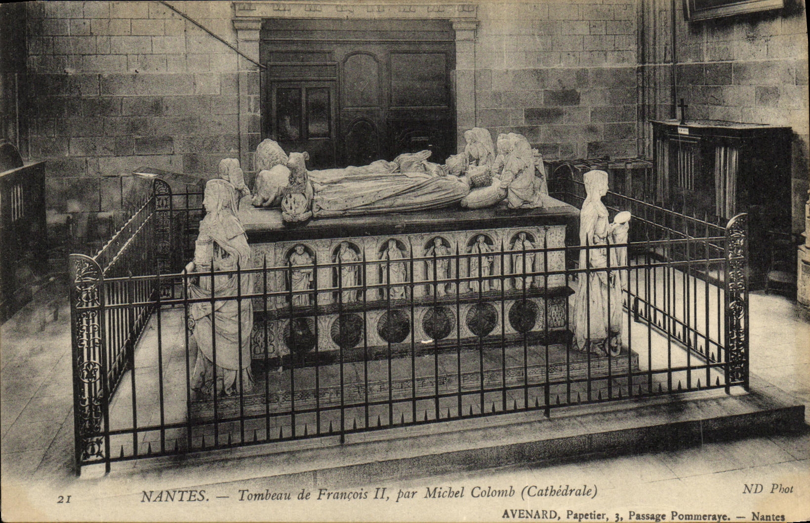 CPA Nantes Tombeau de Francois ll Michel Colomb Cathedrale