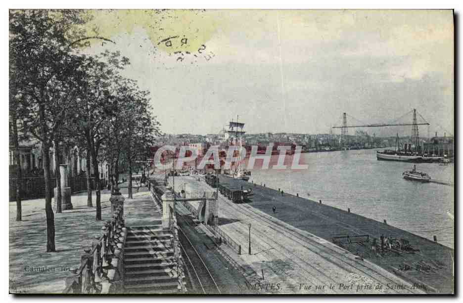 CPA Nantes Vue sur le Port prise de Sainte Anne