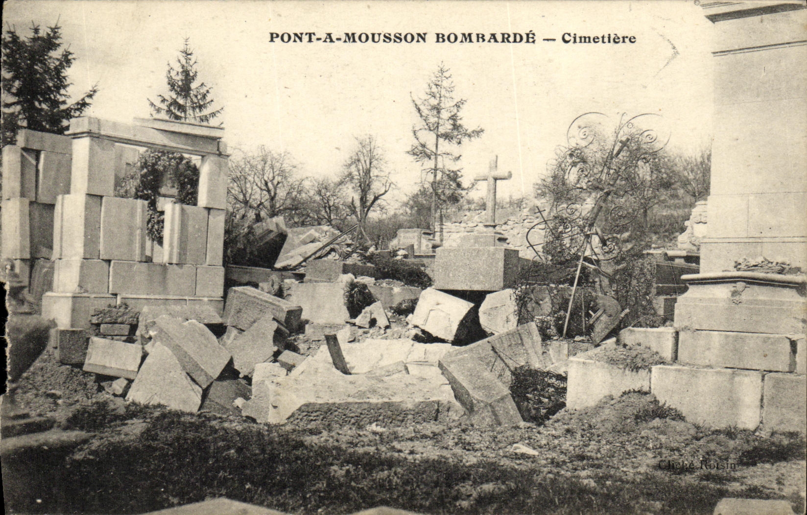Puente de Mousson bombardeado — Cementerio — Chehé Roisin