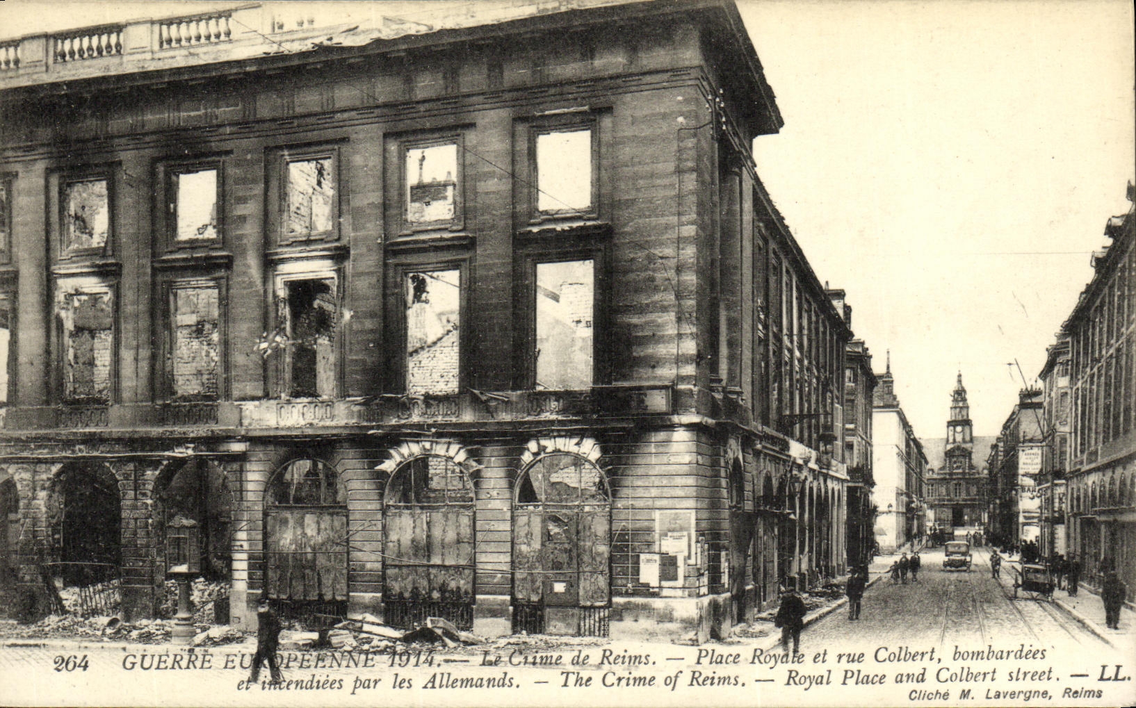 CPA Le Crime de Reims Place Royale et rue Colbert bombardees