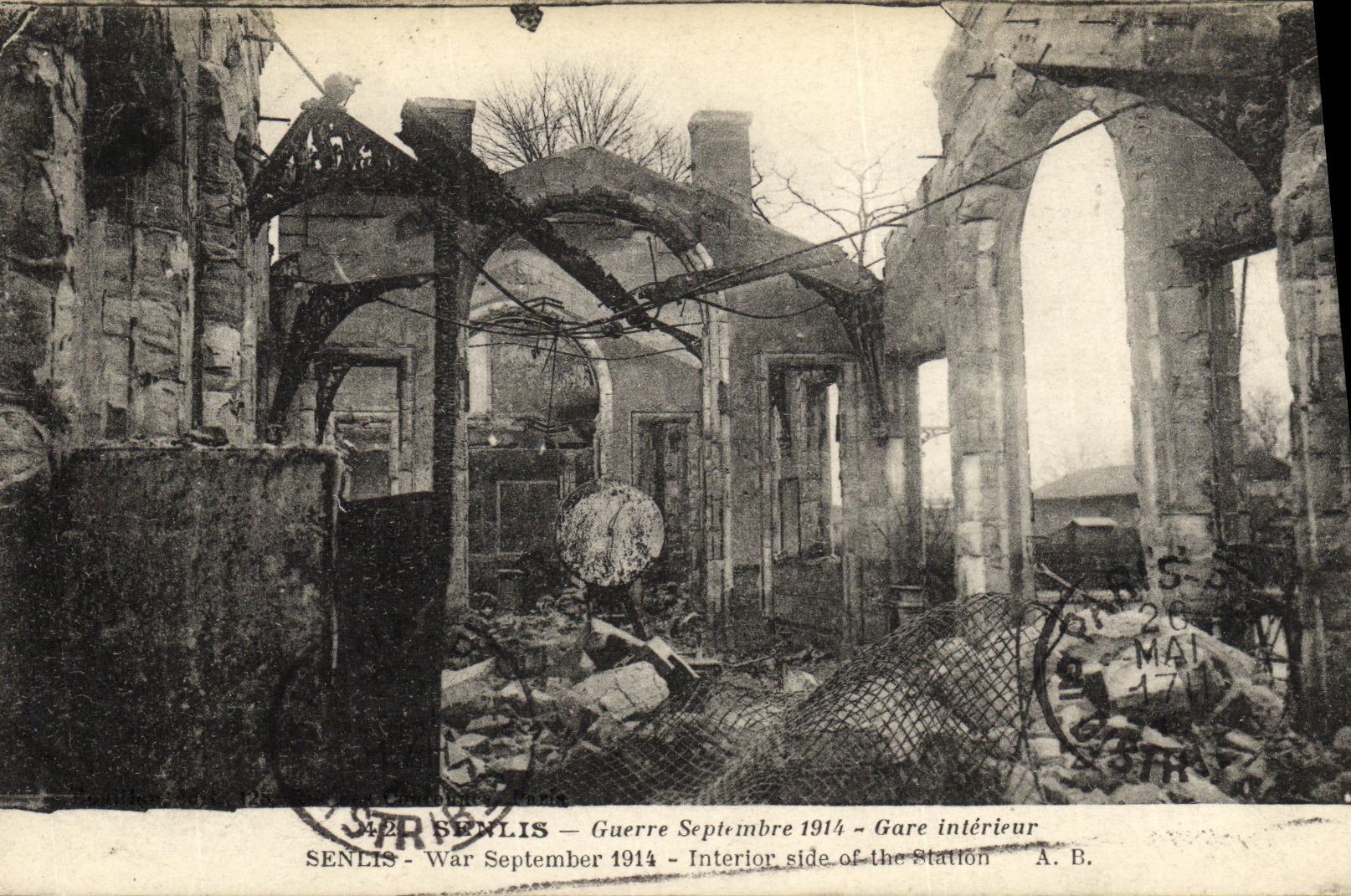 CPA Militaria Senlis Gare interieur