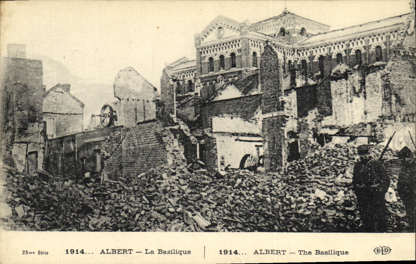 CPA Militaria Albert La Basilique
