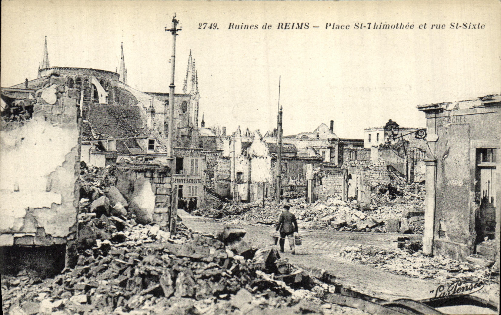 CPA Militaria Ruines de Reims Place St Thimothee et rue St Sixte 