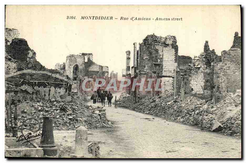 CPA Militaria Montdidier Rue D Amiens 