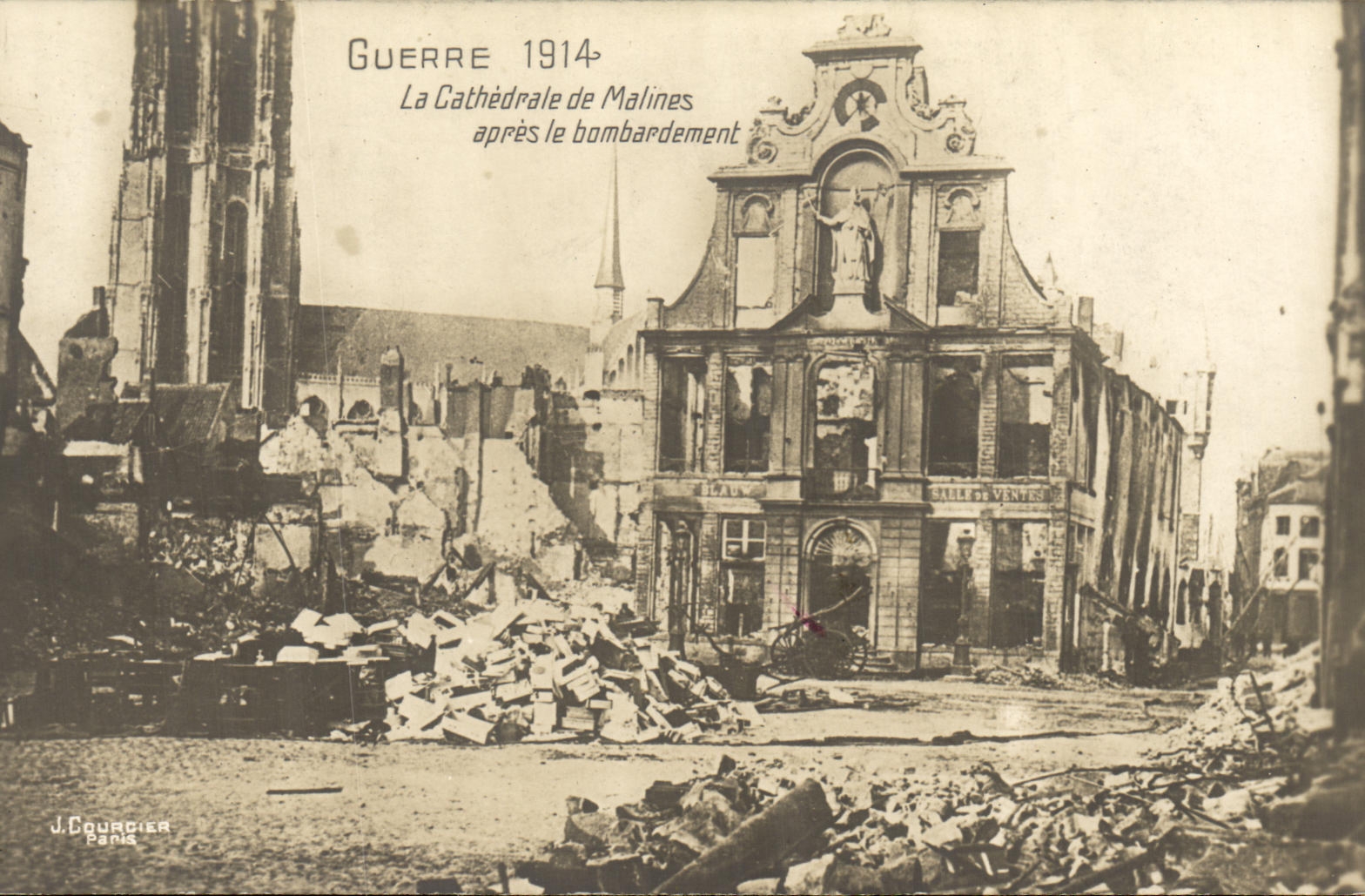 CPA Militaria Guerre La Cathedrale de Malines Apres le Bombardement