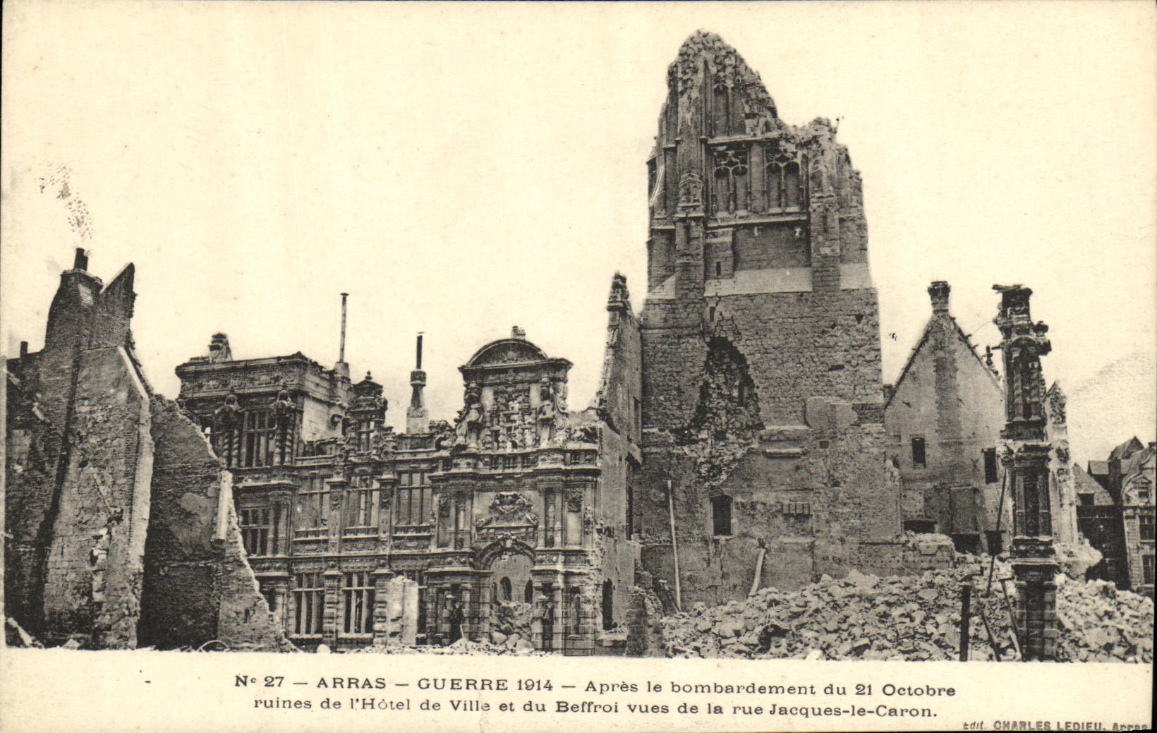 CPA Militaria Arras Apres le Bombardement du 21 octobre 