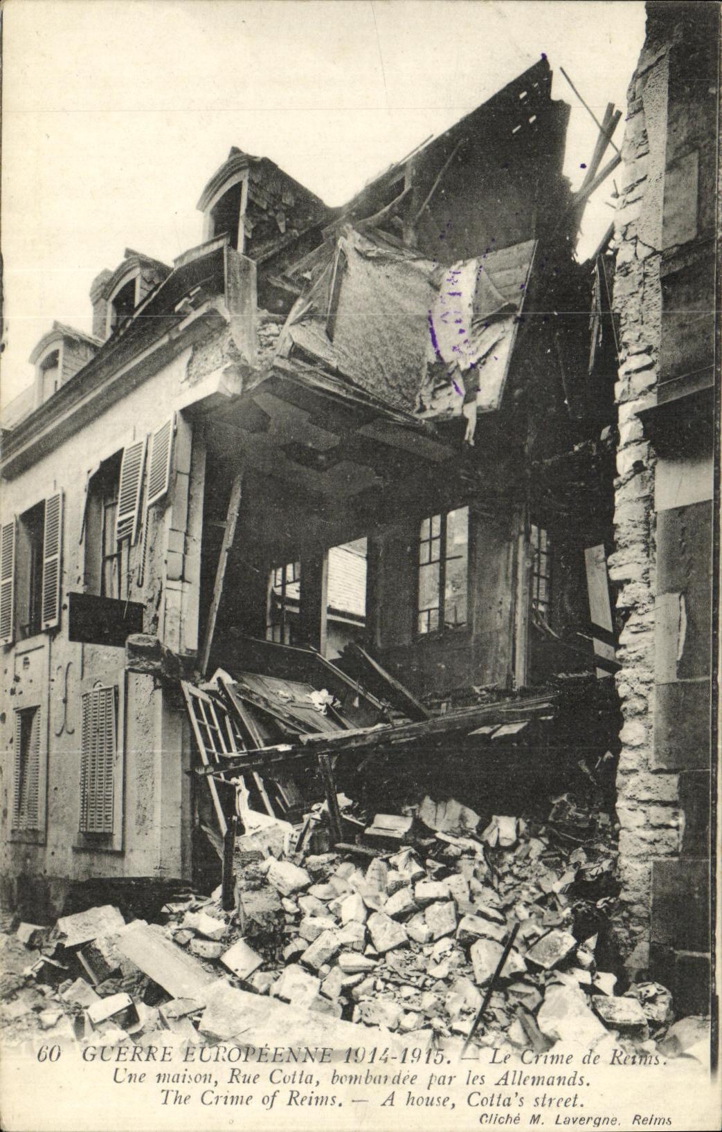CPA Militaria Guerre Europeenne Le Crime de Reims