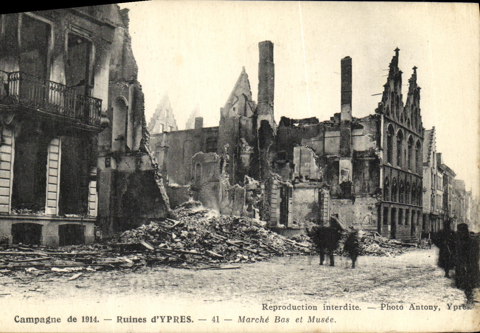 Ruines d'Ypres — Marché Bas et Musée — Photo Antony, Ypres — n°41