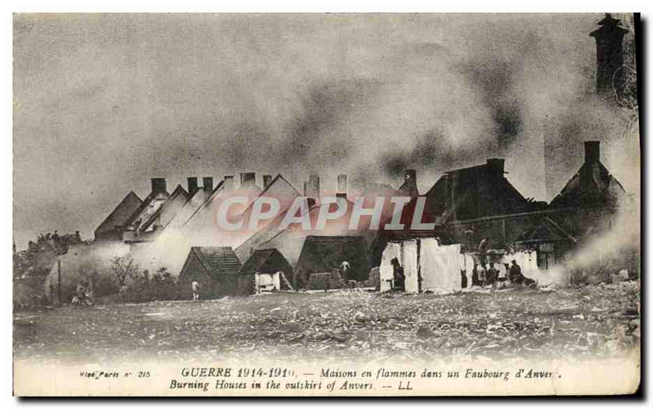 Tarjeta postal antigua Militaria Guerra Casas en Llamas en un Barrio de Amberes