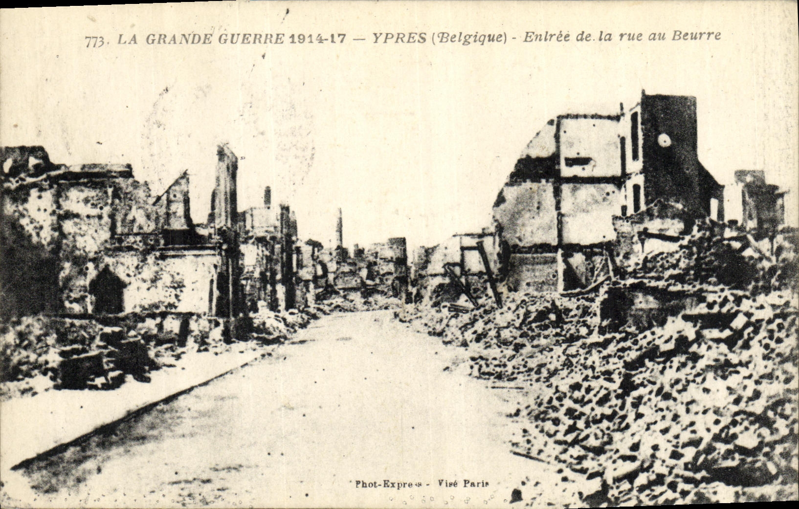 Ypres (Belgien) — Eingang zur Rue au Beurre — Phot-Express Visé Paris