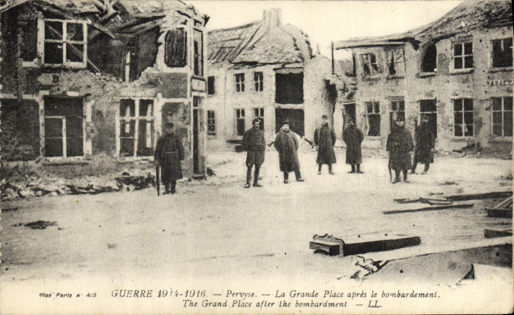 CPA Militaria St Jacques Pervyse La Grande Place apres le Bombardement 