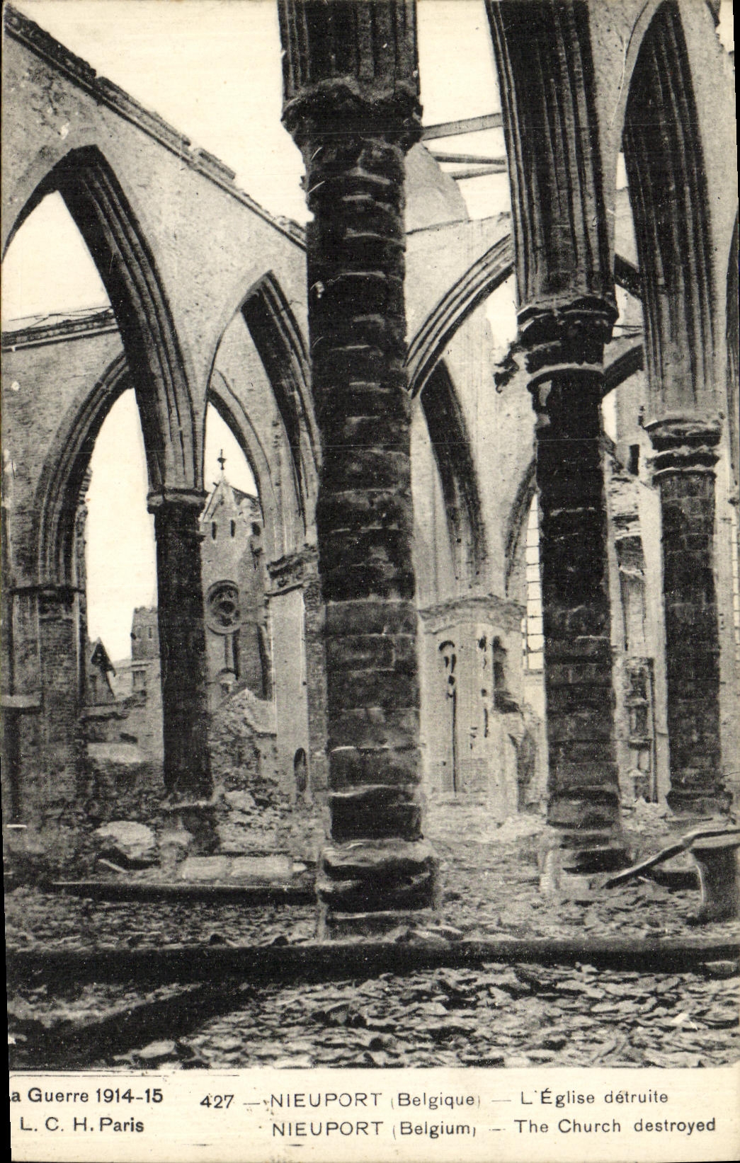 CPA Militaria Nieuport L Eglise detruite