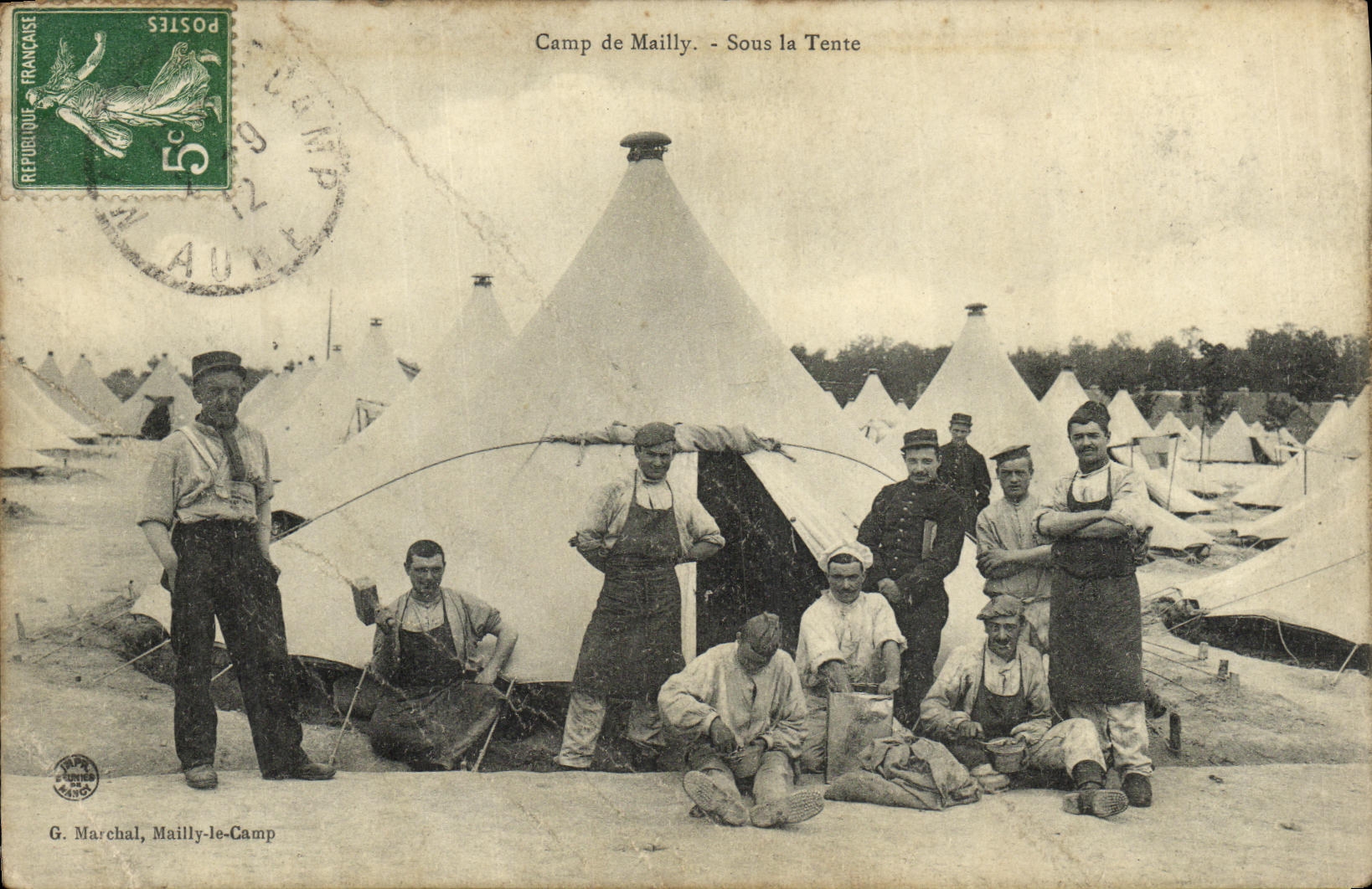 CPA Militaria Mailly le Camp Sous la tente 