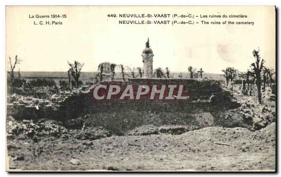 CPA Militaria Neuville St Vaast Les ruines du cimetiere 