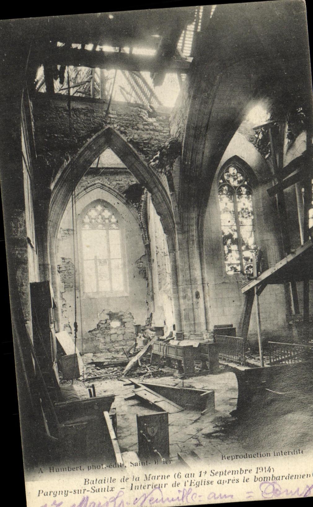 CPA Militaria Pargny sur Saulx Interieur de l eglise apres le bombardement