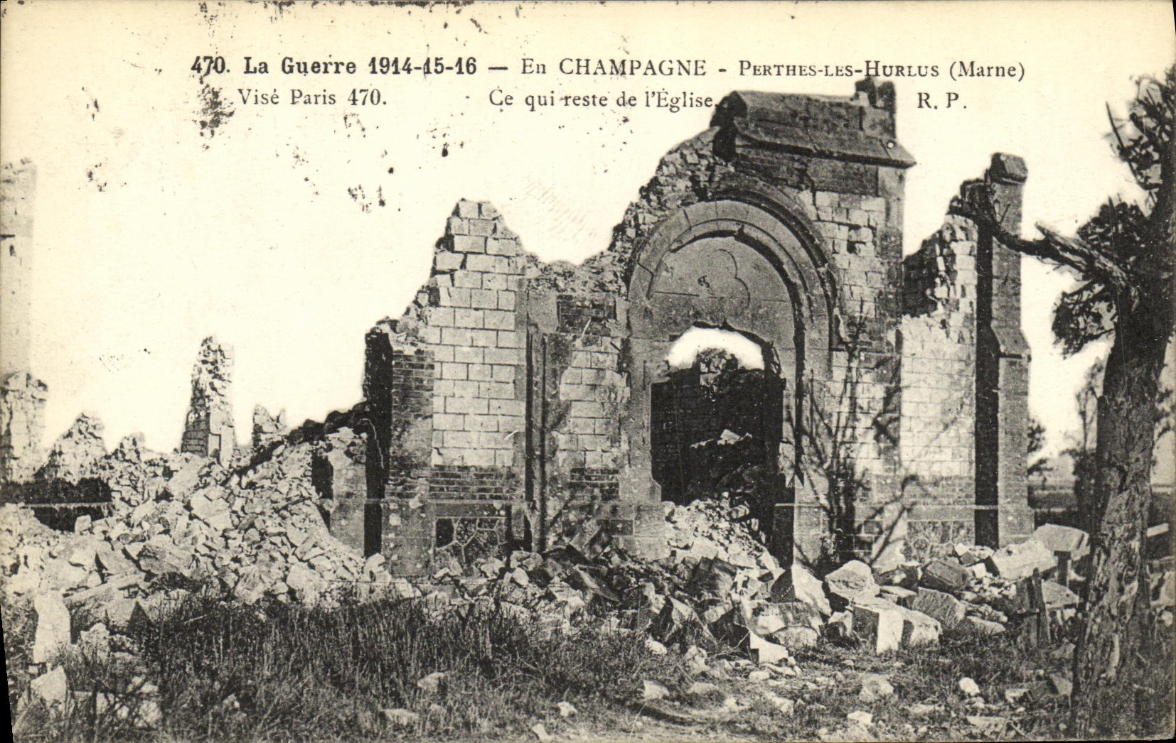 CPA Militaria La Guerre En Champagne Perthes Les Hurlus L eglise