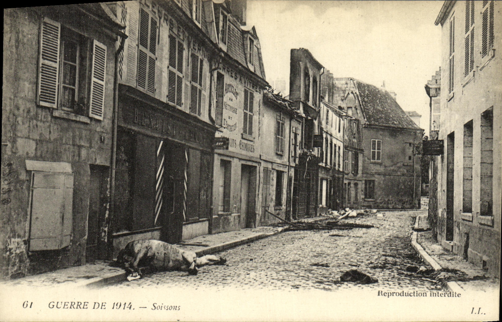 CPA Militaria Guerre De Soissons 