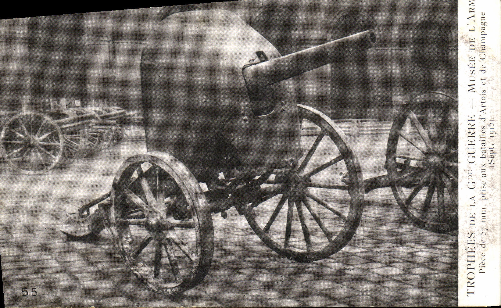 CPA Militaria Trophees De La Gde Guerre Musee De L Armee Piece de 57mm prise aux batailles d Artois et de Champagne 